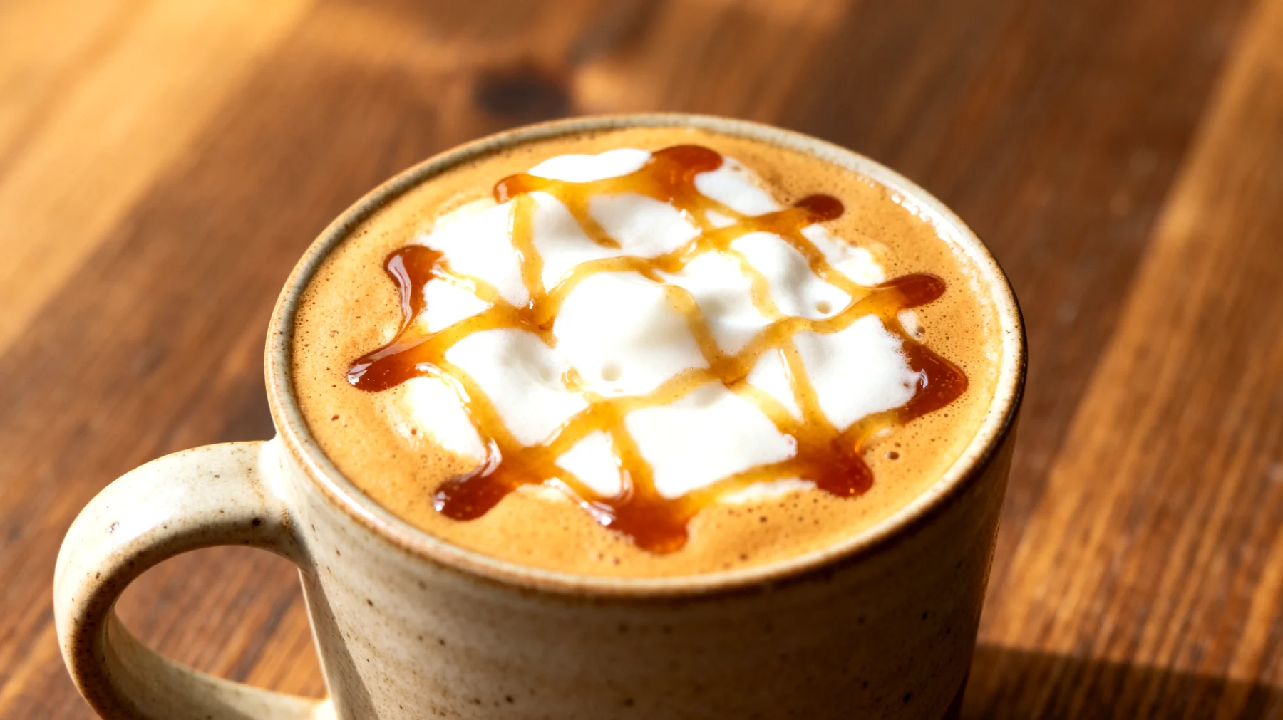 Ashwagandha-Latte mit Hafermilch und Dattelsirup"